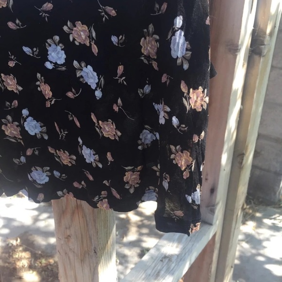 Floral crop top - Picture 8 of 8